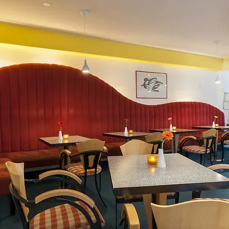 מלון Good Morning +