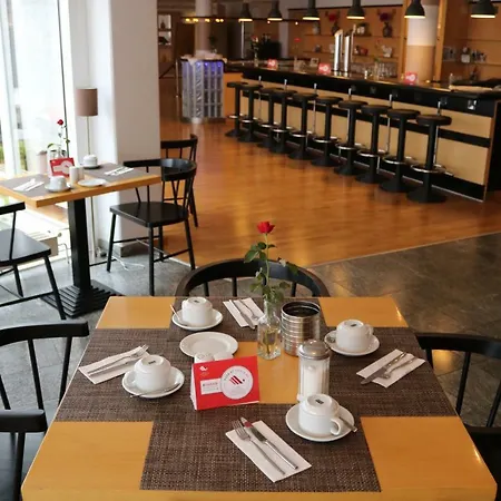 Good Morning + מלון