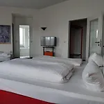 Good Morning + Szálloda 3*