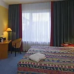 Good Morning + Hotel