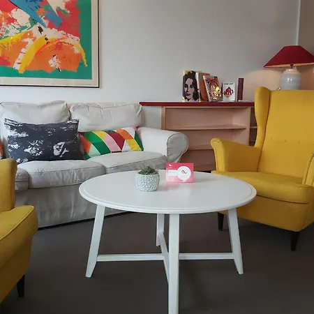 Good Morning + Szálloda