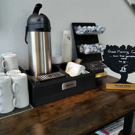 Good Morning + Hotel 3*