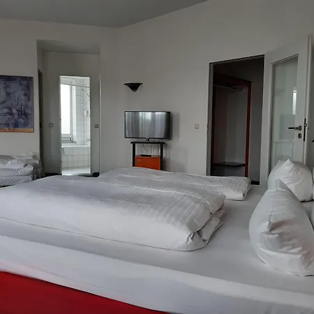 Good Morning + Hotel 3*