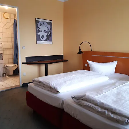 Good Morning + Hotel