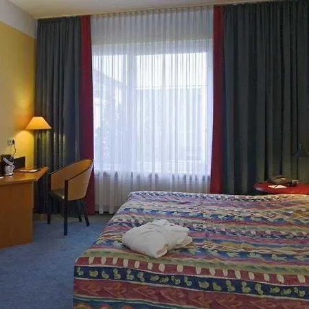 Good Morning + Otel