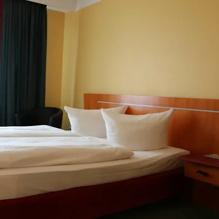 Good Morning + Otel