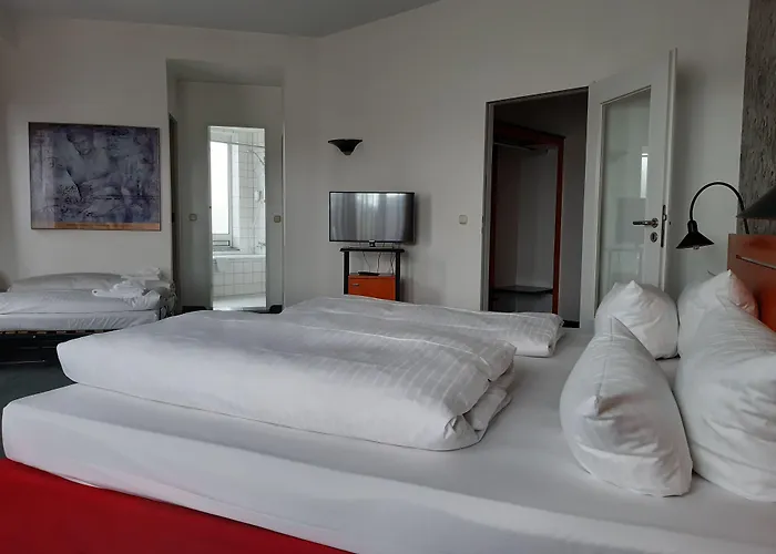 Good Morning + Hotel 3*