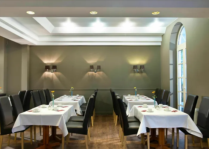 Good Morning + Hotel